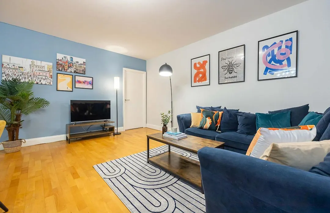 3 Bed Canal St Flat Sleeps 9 City Centre-1