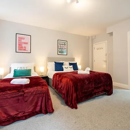 3 Bed Canal St Flat Sleeps 9 City Centre-2